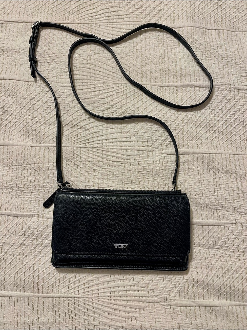 TUMI Black Leather Crossbody Wallet